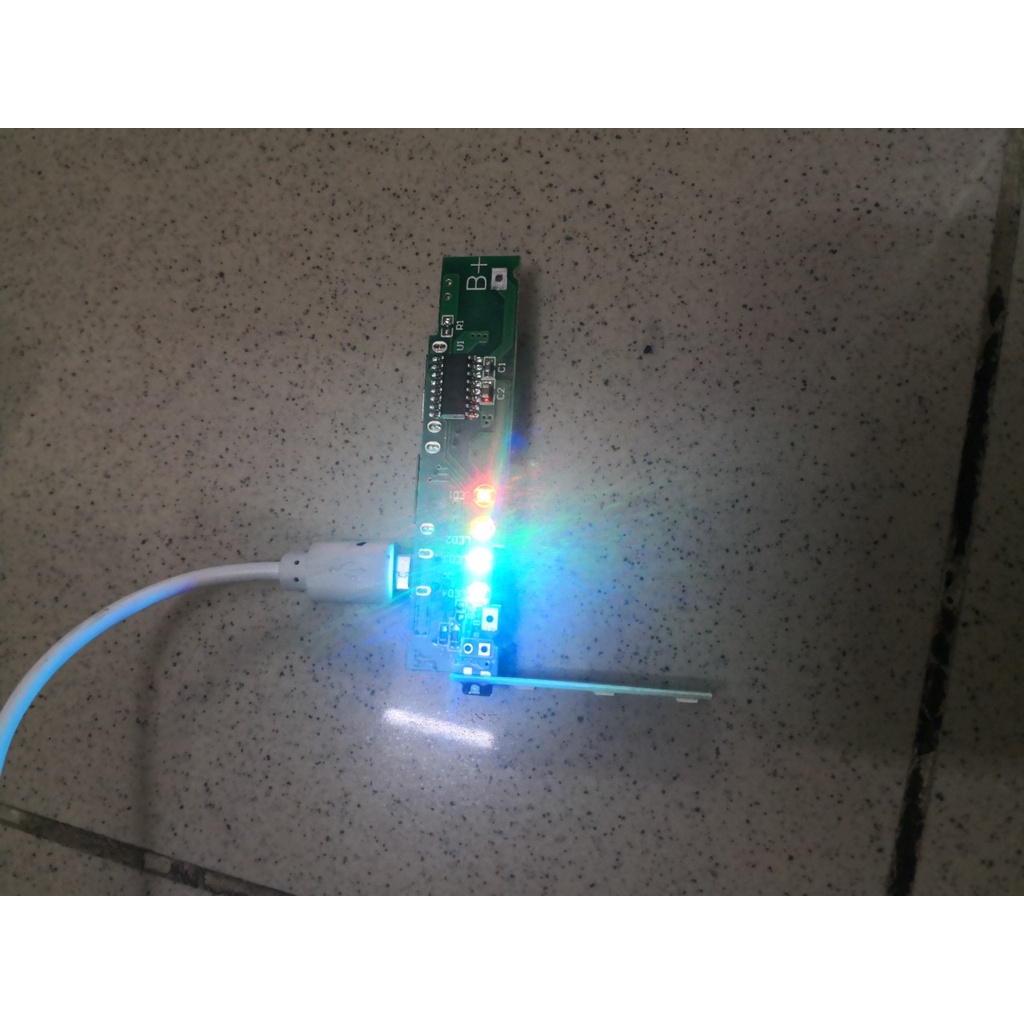 Module mạch Sạc dự phòng 2 cổng sạc OUT 4 màu LED 3 đèn phiên bản 1A 2A Hang Moi 2022