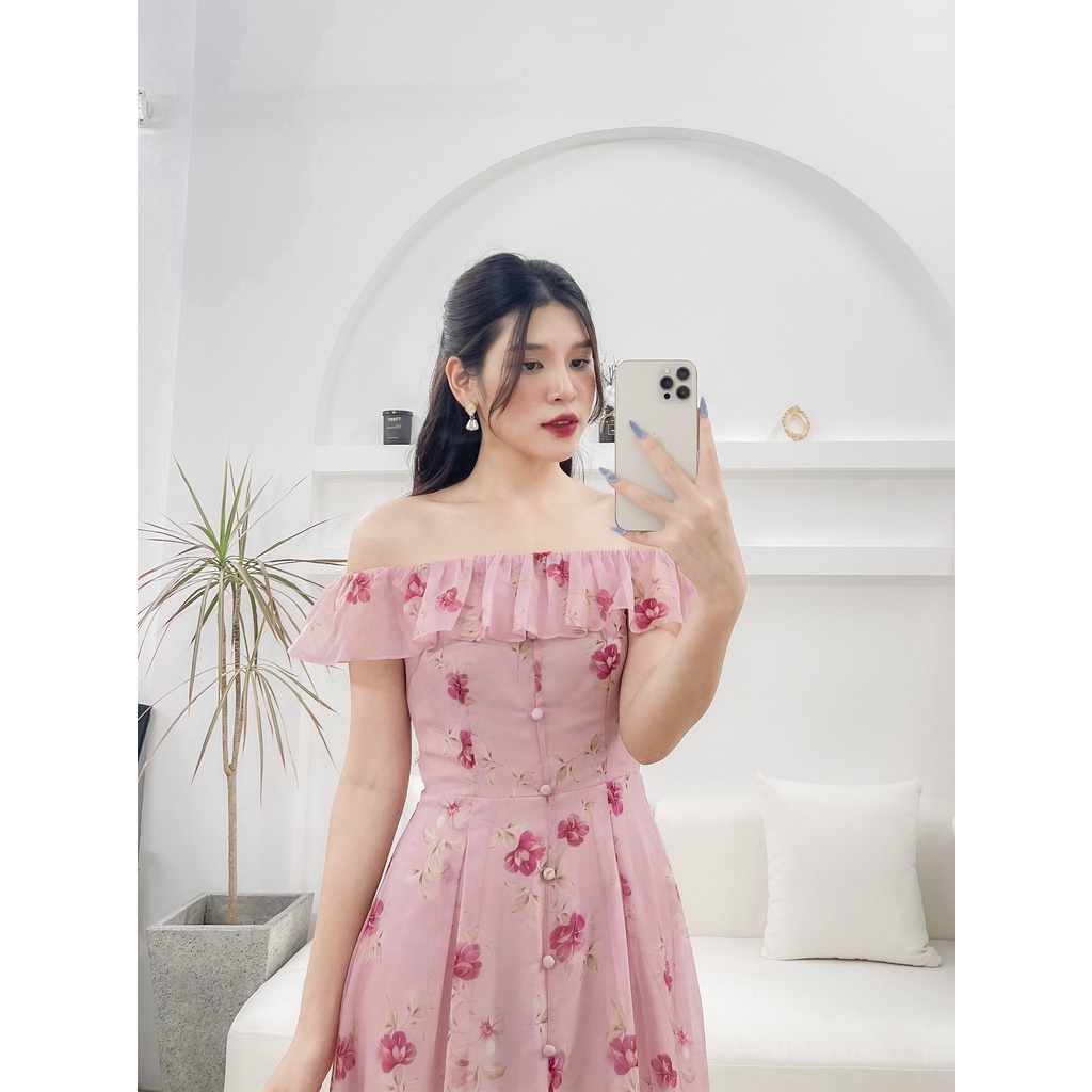 LALYA_D397_Váy tơ hoa trễ vai khuy bọc-Hồng