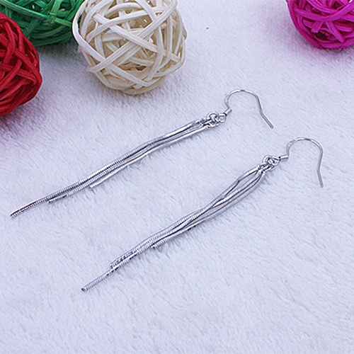 Khuyên tai mạ bạc dạng tua rua thời trang