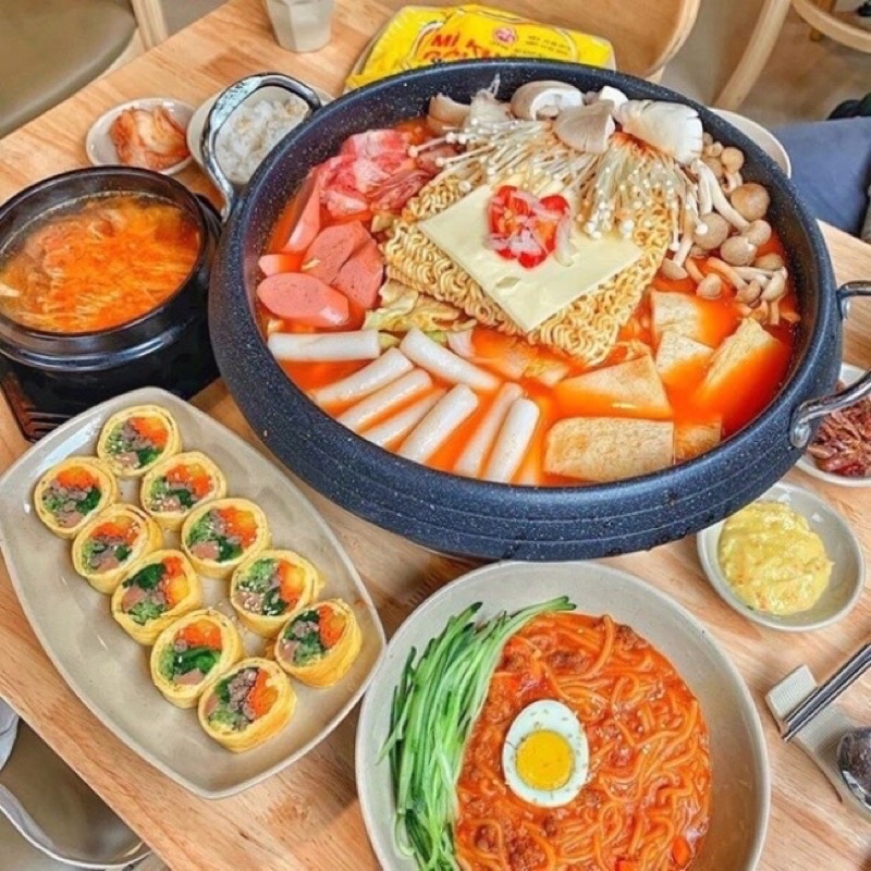 Set lẩu tokbokki phô mai và viên thả lẩu Malaysia siêu ngon | BigBuy360 - bigbuy360.vn
