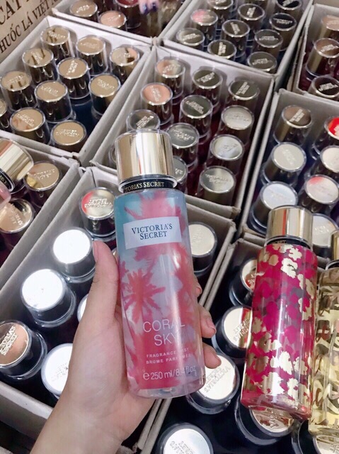 Xịt thơm toàn thân vitoria | BigBuy360 - bigbuy360.vn