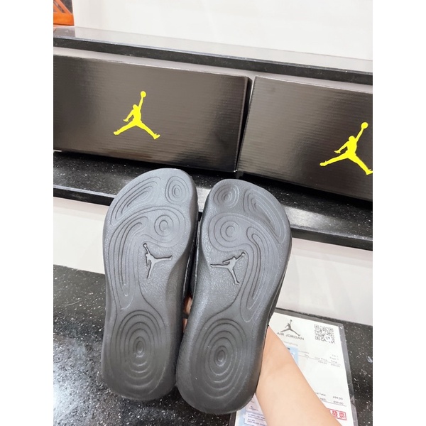 Dép Jordan quai ngang bóng rổ đen xám logo đen  ( tặng hộp bảo vệ )