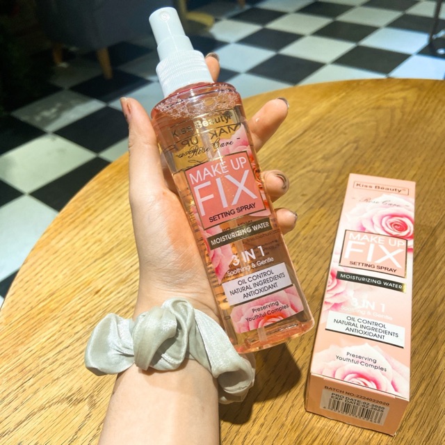 Xịt khoáng khoá nền KissBeauty | BigBuy360 - bigbuy360.vn