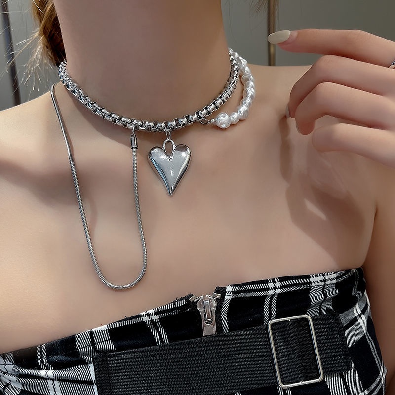 Dây chuyền kim loại mặt hình trái tim phối ngọc trai sang trọng