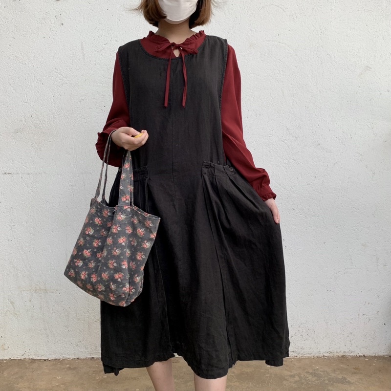 Yếm 2hand Linen đen + Sơmi von dáng vin