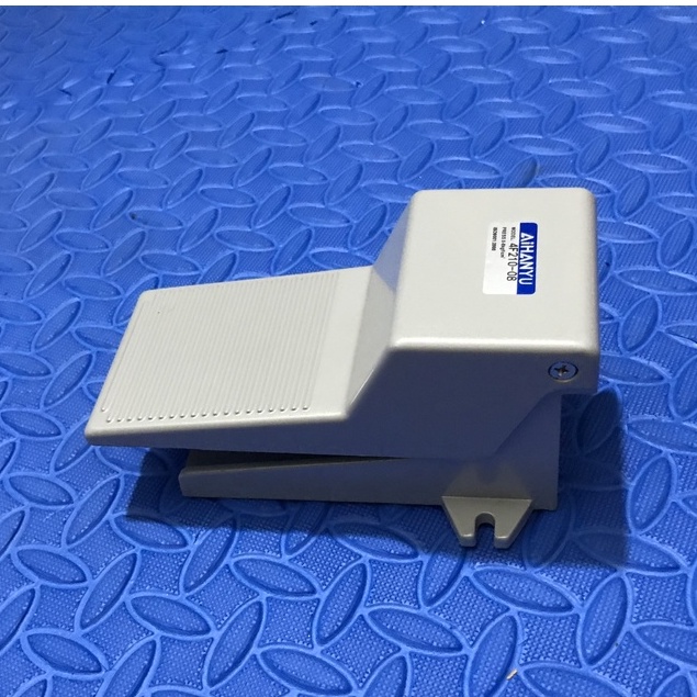 Bàn đạp khí nén 4F210-08, bàn đạp hơi khí nén, van đạp chân khí nén dùng sử dụng đột hơi,van đạp điều khiển xi lanh khí