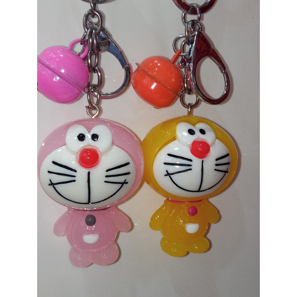 Móc khóa hình Doraemon có đèn nhấp nháy