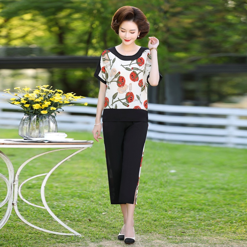 Bộ Đồ Thời Trang Mùa Hè Kiểu Mới Dành Cho Phụ Nữ Trung Niên 2022