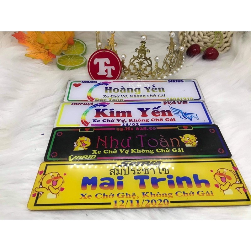 Bảng tên xe in theo yêu cầu mica bền bỉ không rỉ sét giá rẻ