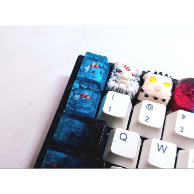Keycap resin cá koi nhỏ tone xanh dương trang trí bàn phím cơ gaming