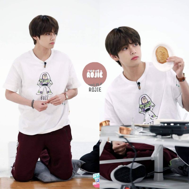 Áo phông tay lỡ Buzz của V BTS mặc trong run
