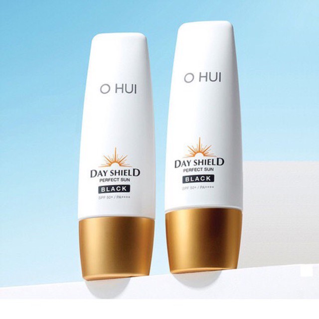 Gói kem chống nắng OHUI Day Shield Perfect Sun Black spf50+/pa++++ giúp bảo vệ da toàn diện, nâng tone nhẹ, căng bóng da