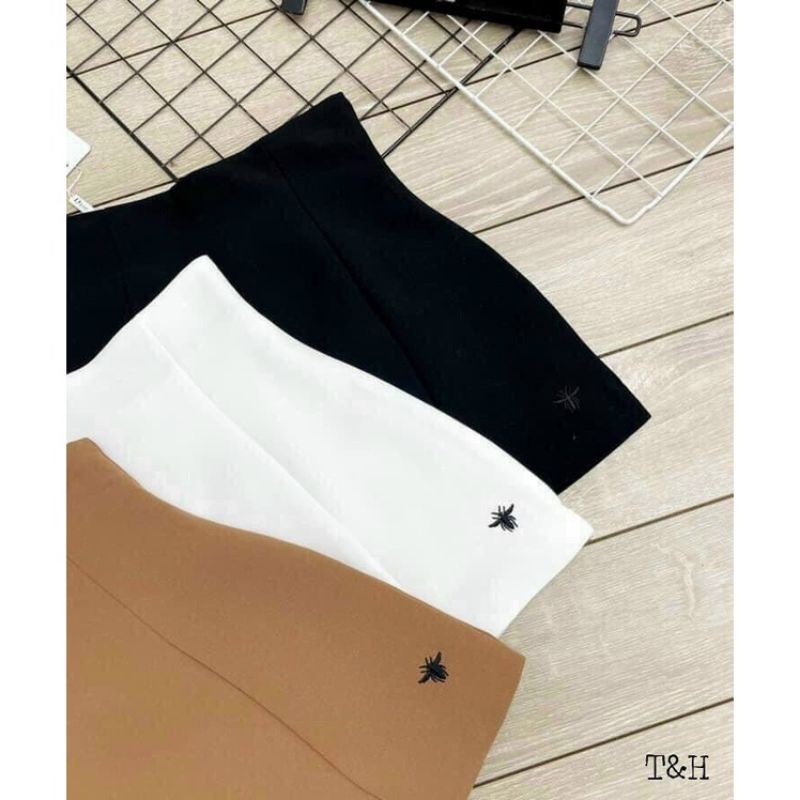 CHÂN VÁY CHỮ A CẠP CAO THÊU CON ONG LƯNG CAO DÁNG XOÈ PHỒNG TÔN DÁNG TRẺ TRUNG