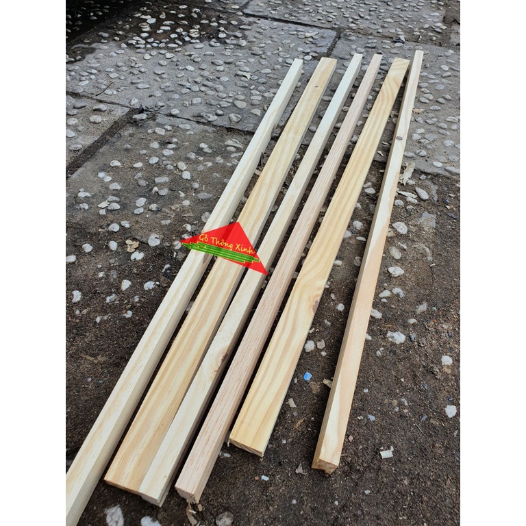 Thanh gỗ thông vuông mới đẹp dài 80cm, rộng 3cm, dày 1.5cm đã bào láng đẹp 4 mặt rất thích hợp làm nẹp, làm khung sườn
