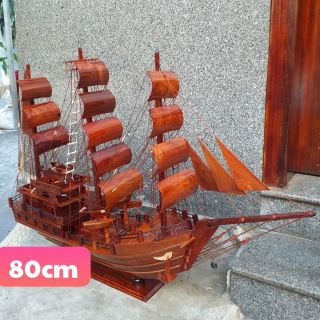 Thuyền gỗ hương - thuận buồm xuôi gió