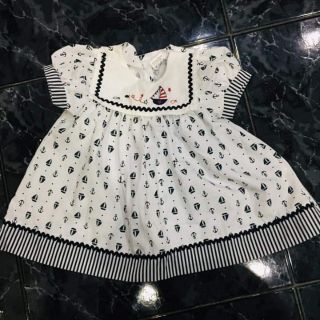 Váy chị Huỳnh Nhung
