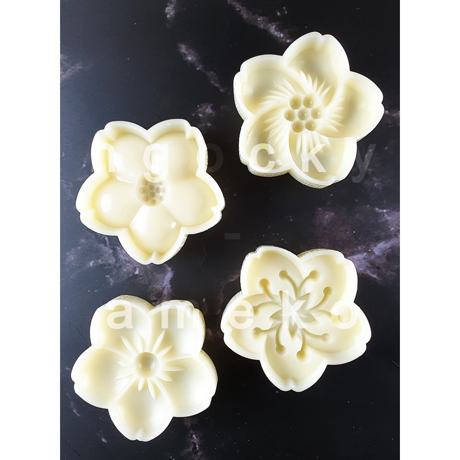 NQ50-025 - KHUÔN LÒ XO BÁNH TRUNG THU / BÁNH DỨA  HÌNH HOA MẬN 5 CÁNH 50G