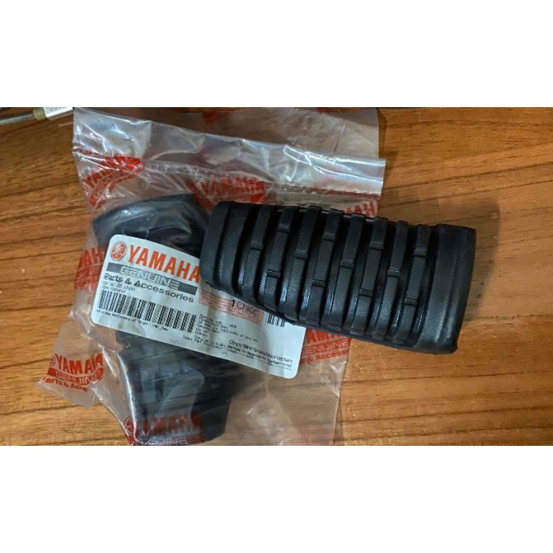 Cao su gác chân trước Ex135