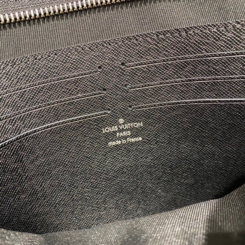 Ví tab đứng nam mặt trước in logo hoạ tiết màu 3d phom cứng da cao cấp louis vuitton LV