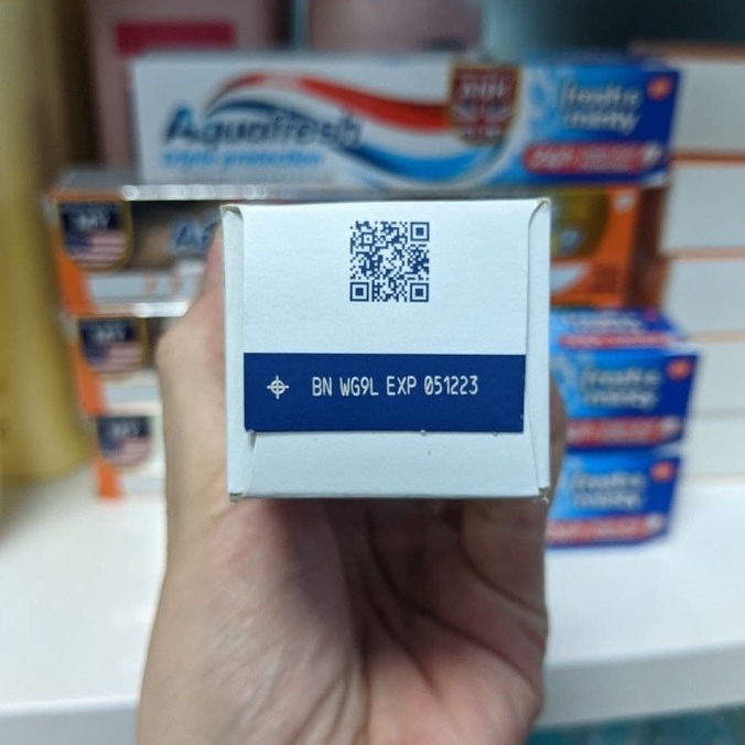 Kem đánh răng Aquafresh Triple Protection Cavity bạc hà làm trắng răng, ngăn ngừa sâu răng 100g