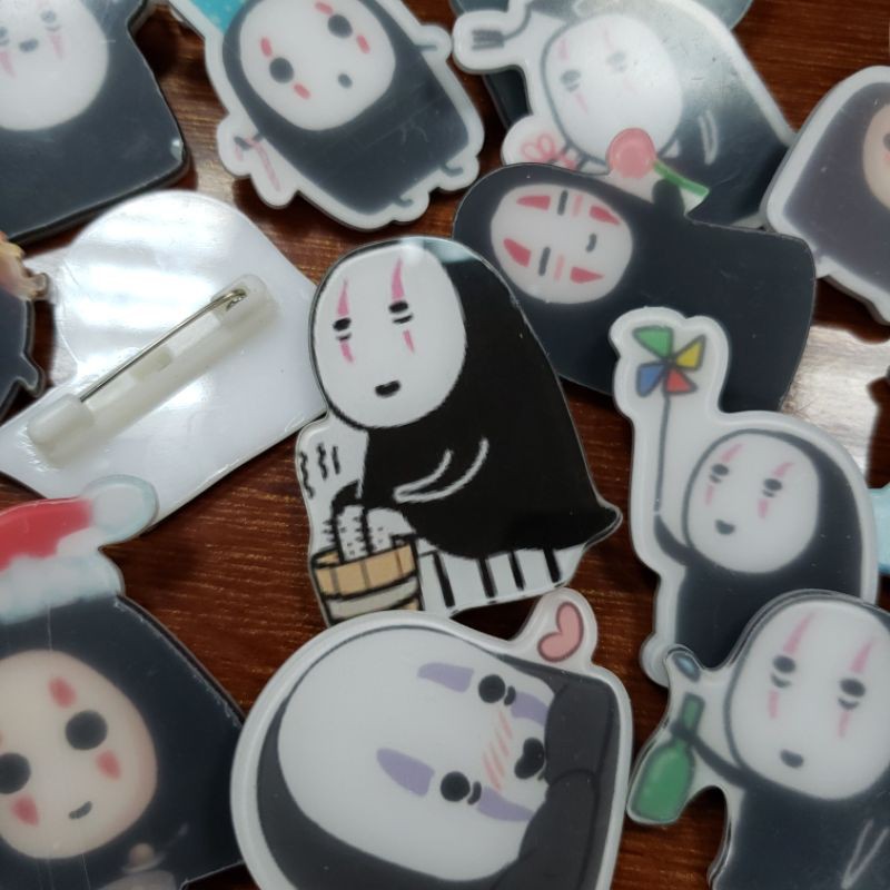 Huy hiệu Vô Diện nhỏ siêu cute