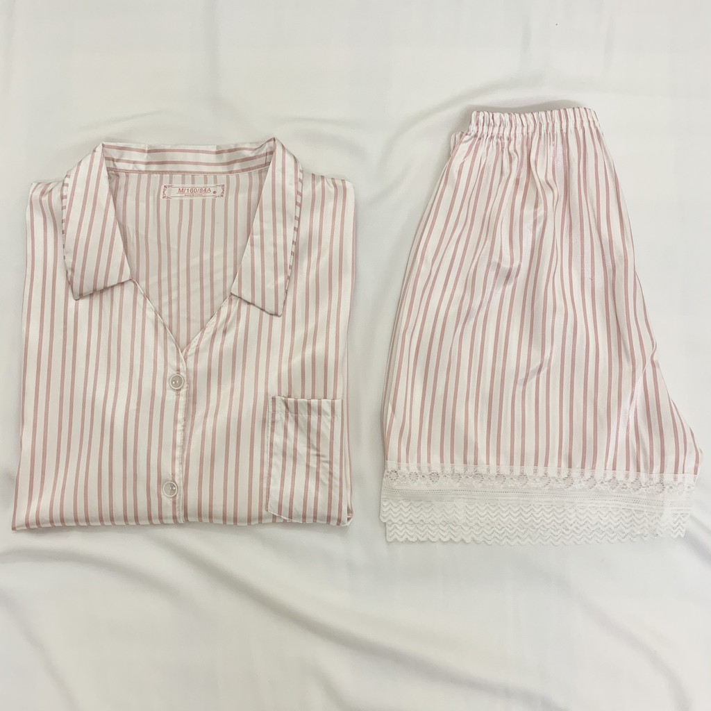 Pijama- Bộ Ngủ Lụa Set Cộc Mặc Nhà Màu Hồng Sọc Viền Ren CCLP08