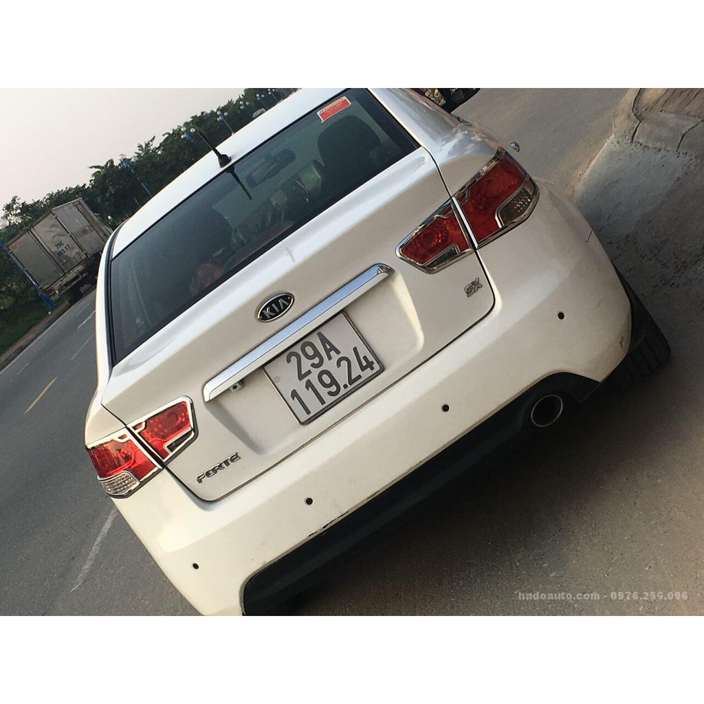 Ốp viền đèn pha hậu Kia Forte