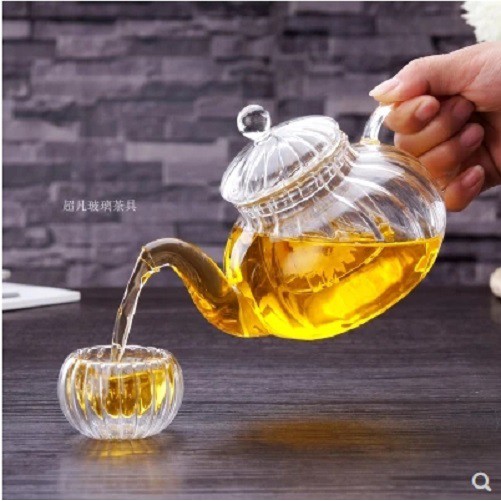 Ấm Trà Thủy Tinh Chịu Nhiệt Cao Cấp, Bình Trà Có Lõi Lọc Thủy Tinh, Ấm Thủy Tinh Vân Kẻ Bí Ngô Size 600ml Puka A3
