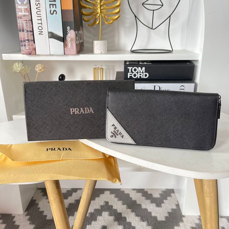 Ví Prada Có Khóa Kéo Với 4 Màu Thời Trang