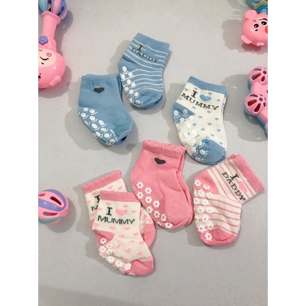 Set 3 đôi tất cao cổ chống trơn trượt MomDad chất dày đẹp cho bé T524