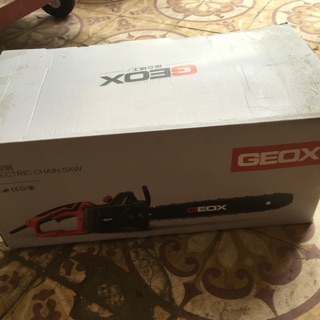 Máy cưa xích geox