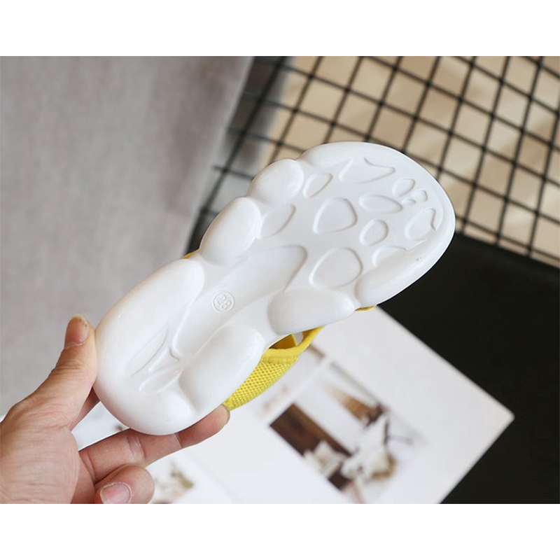 Giày sandal mềm mại cho bé gái