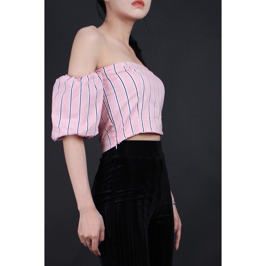 Q6976 - Áo croptop F21 trễ vai, tay ngắn phồng, phối sọc dọc