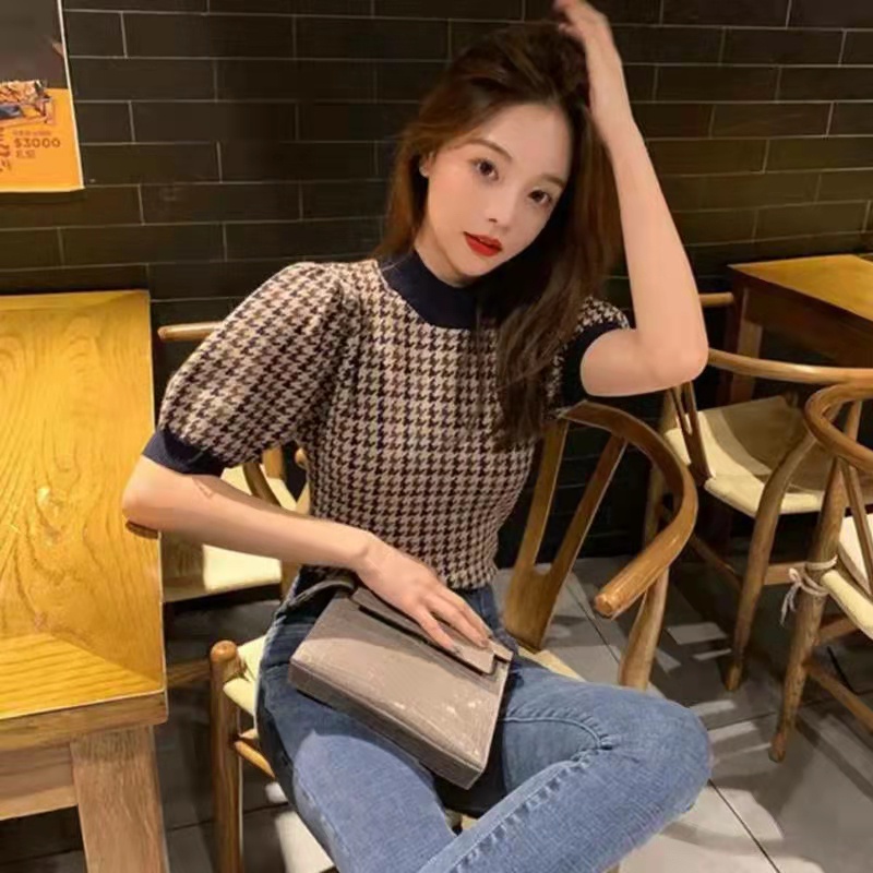Áo Thun Dệt Kim Ngắn Tay Cổ Tròn Dáng Ôm Họa Tiết Caro Retro Cho Nữ