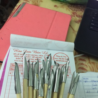 Combo bút xoáy nhãn tiện lợi vô cùng