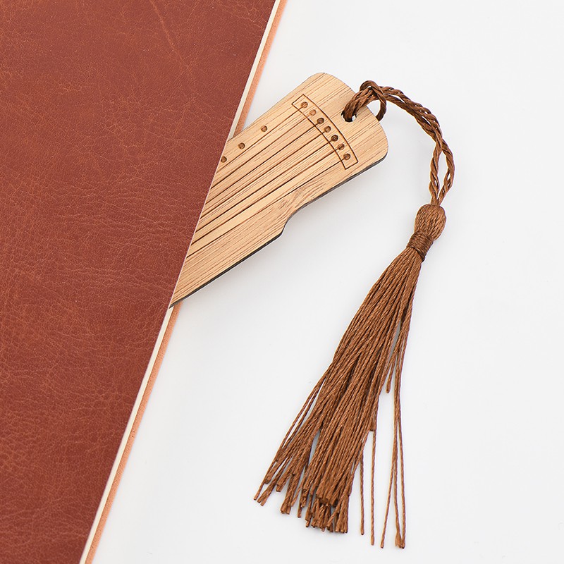 Bookmark gỗ Vong Cơ cầm