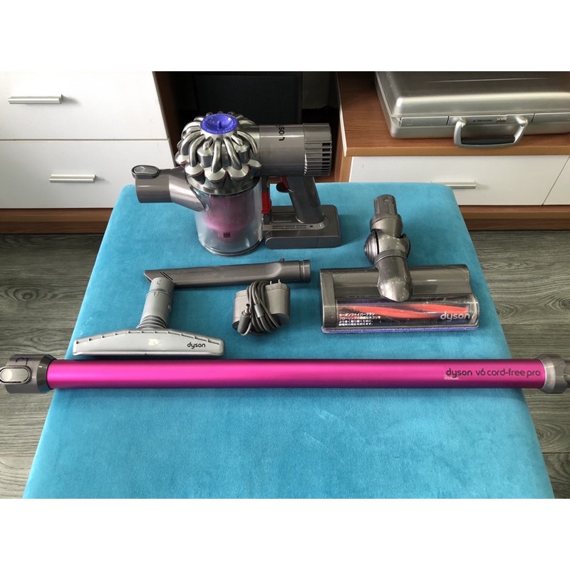 hút bụi pin Dyson V6