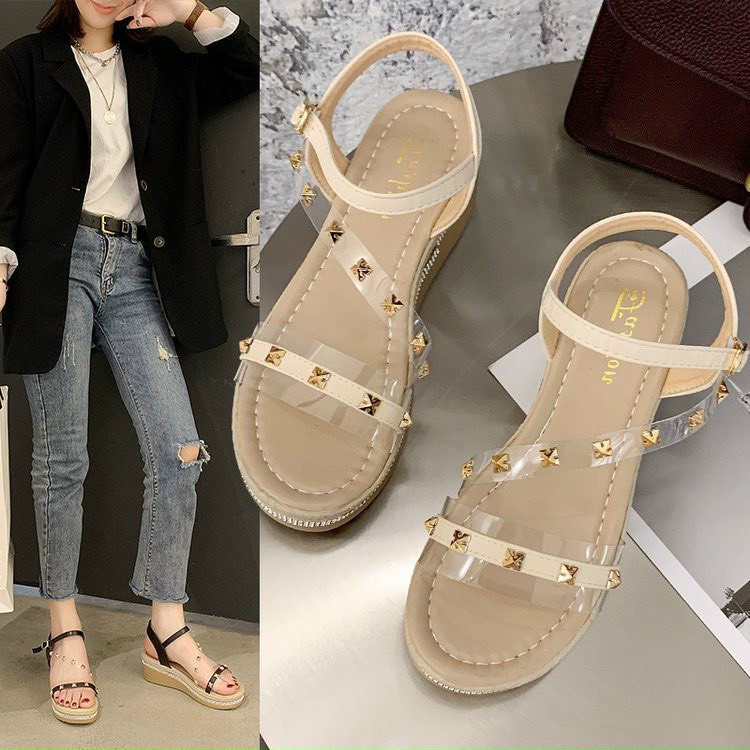 Sandal quai trong nạm đinh sang chảnh