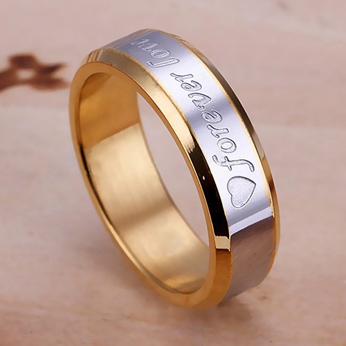 Nhẫn cặp vàng điêu khắc chữ &quot;forever love&quot; cho dịp đính hôn