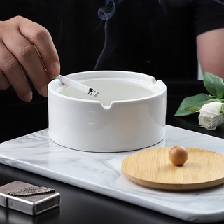 Gạt tàn thuốc chất liệu bằng sứ màu trắng hoặc xanh cổ vịt đường kính 10cm cao 5cm
