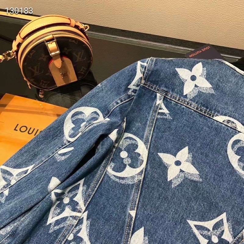 áo khoác bò nữ vải denim in hoạ tiết logo màu sắc thực tế dễ phối đồ louis vuitton LV