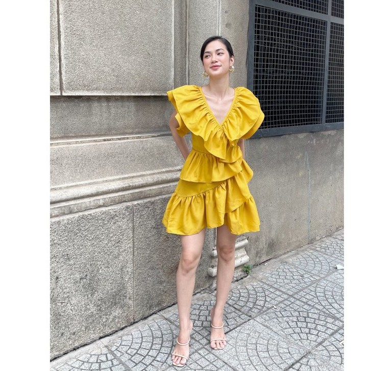 COCO SIN - Jumpsuit Vàng Ruffle | BigBuy360 - bigbuy360.vn