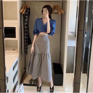 Set áo croptop cổ V tay bồng + chân váy đuôi cá caro