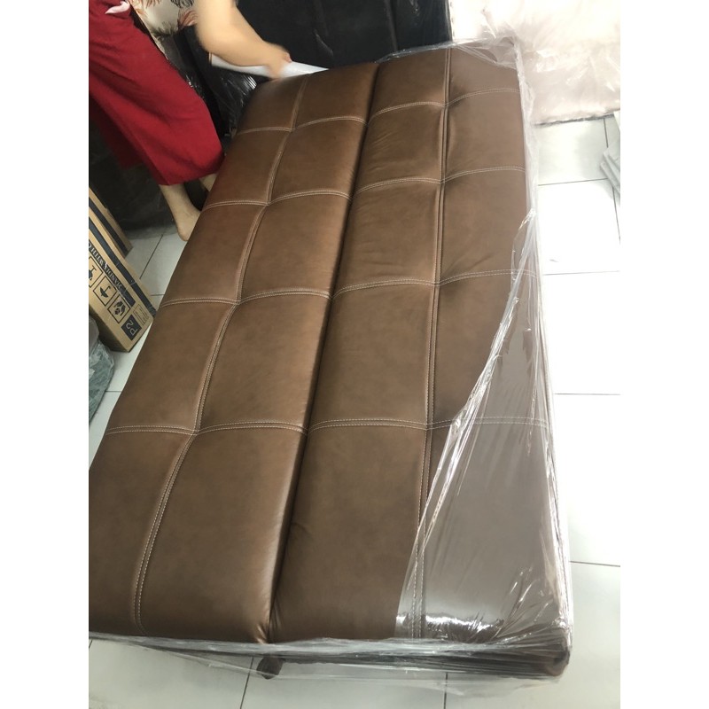 Sofa giường 1m8 chất da nâu 6 chân gỗ chắc chắn