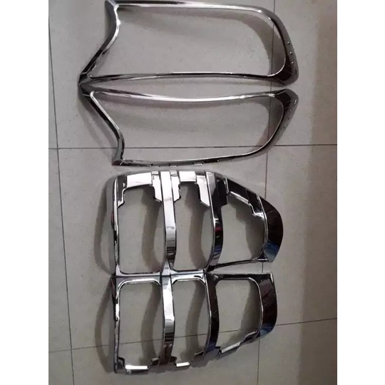 Bộ 4 Viền Đèn Pha hậu Xe Ford Ranger 2016 đến 2020 Màu Trắng