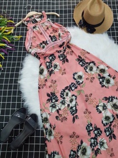 Maxi Hoa Cổ Yếm Viền Ren