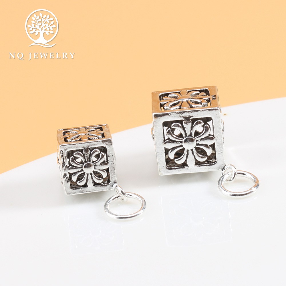 Charm bạc hình vuông hoa văn treo - NQ Jewelry
