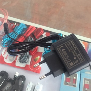 Sạc nokia chân kim