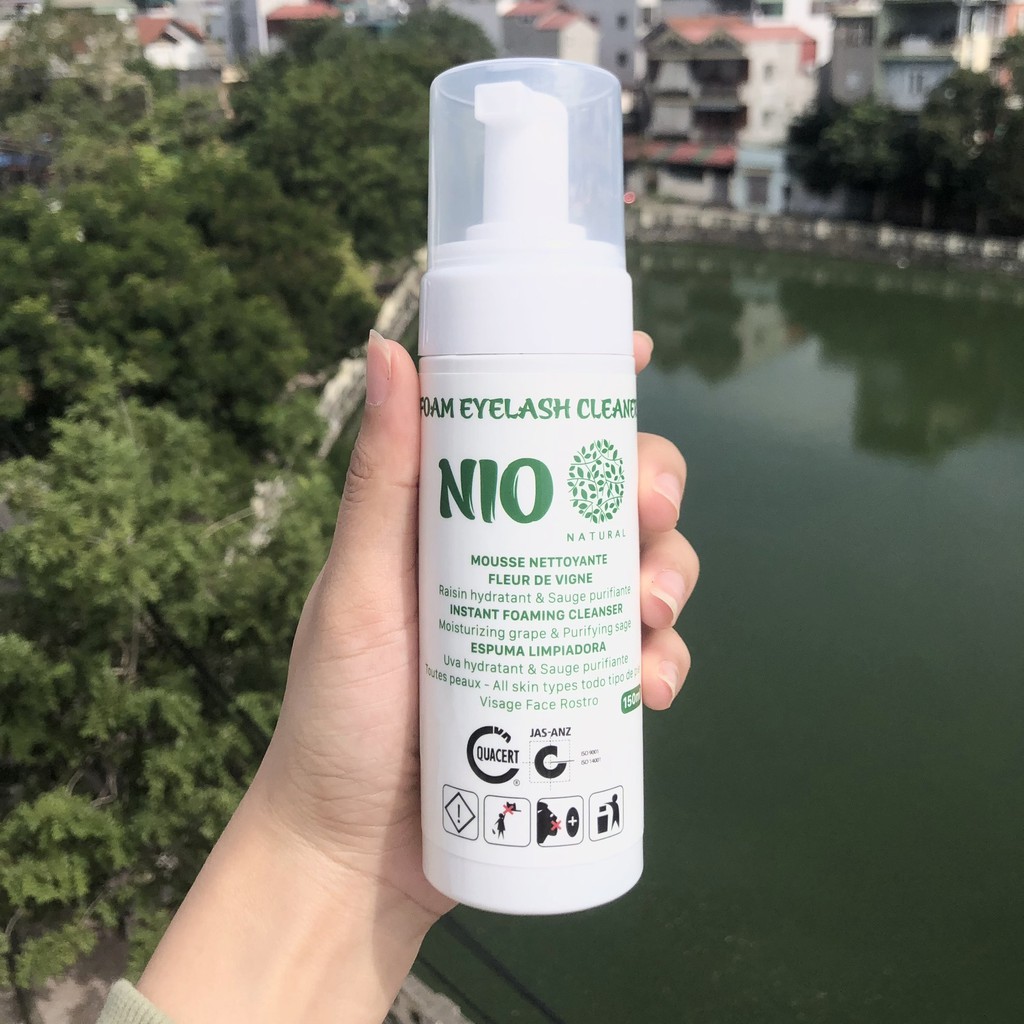 Nước vệ sinh mi, tạo bọt ,không cay NIO (chai lớn 150ml)