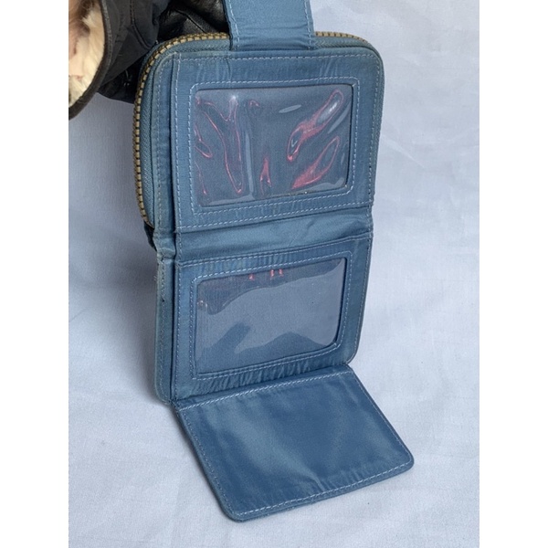 Ví chuẩn si. shop bán combo 100k. khách mua lẻ 60k /1cái. Ví dài có lỗi  nhẹ ngay nếp gấp ngăn túi, ví ngắn hơi bạc màu.